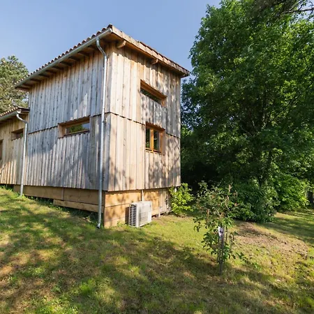 Le De Limbre بيت للعطل